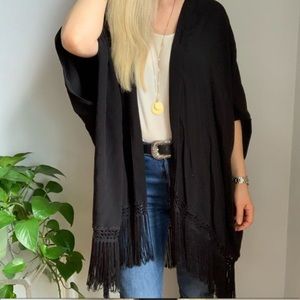 Aritizia - Talula Black fringe Kimono